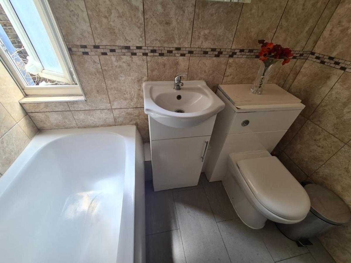 "Bright & Spacious" 3 Bedroom Flat By Kings Cross, St Pancras Station!!!!64 Λονδίνο Εξωτερικό φωτογραφία