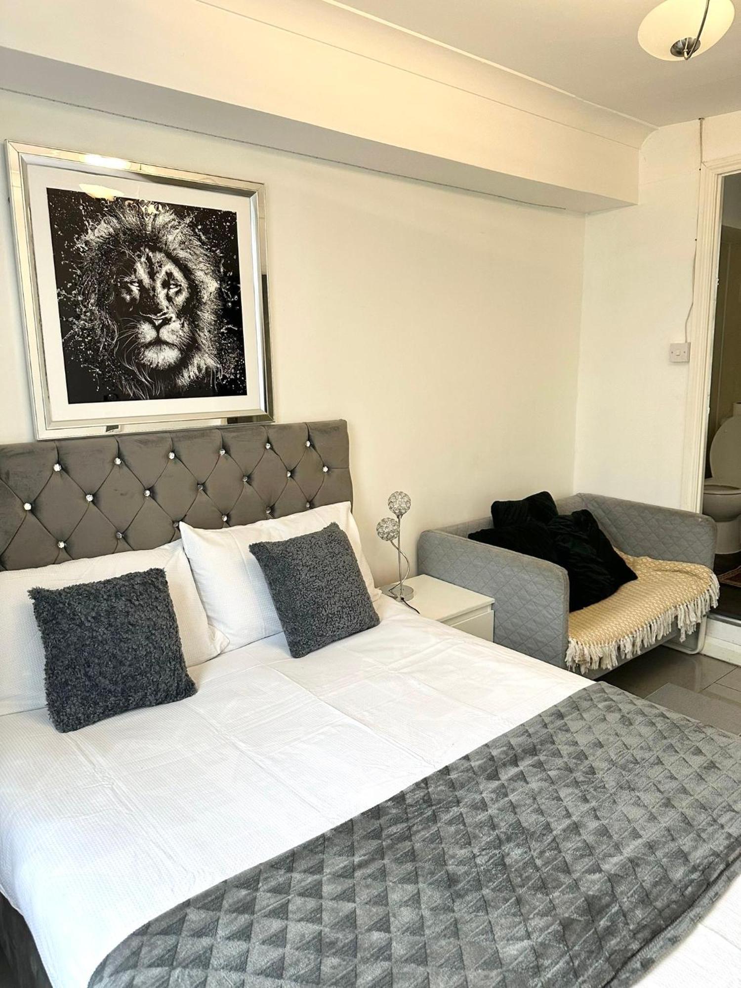 "Bright & Spacious" 3 Bedroom Flat By Kings Cross, St Pancras Station!!!!64 Λονδίνο Εξωτερικό φωτογραφία