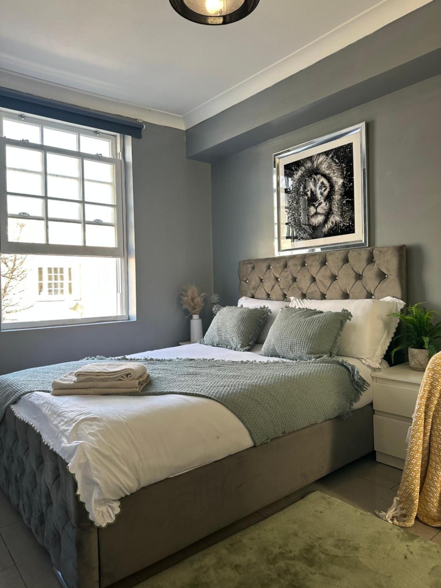 "Bright & Spacious" 3 Bedroom Flat By Kings Cross, St Pancras Station!!!!64 Λονδίνο Εξωτερικό φωτογραφία